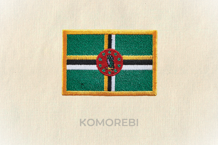 Dominique - Drapeau Brodé