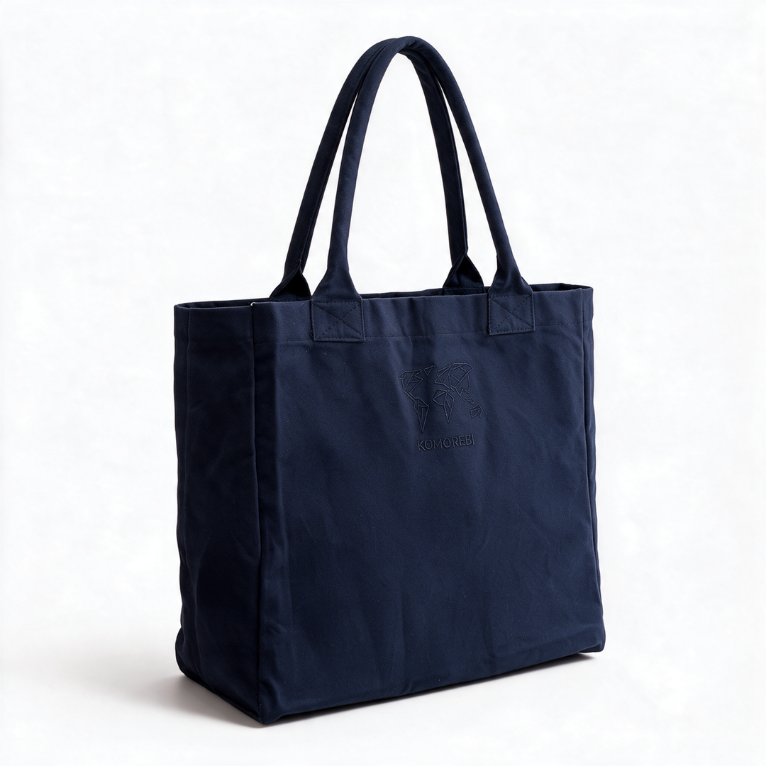 Tote bag Komorebi en toile bleu marine, vue de trois quarts